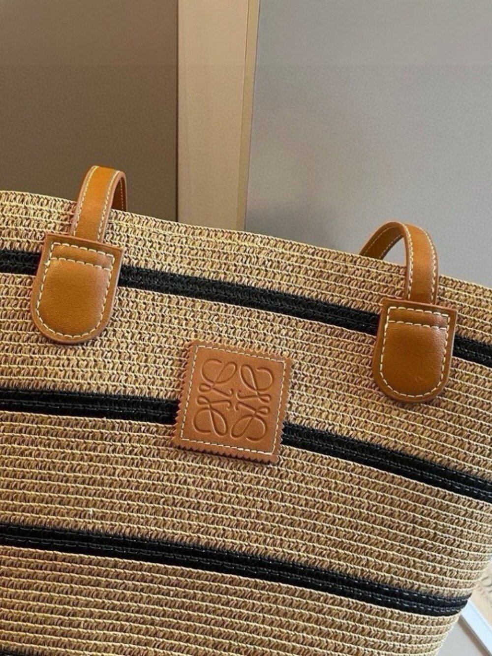 Loewe Straw Bag, Handwoven Raffia Bag - Picture 4 of 8